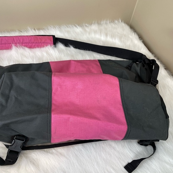 Timbuk 2 Large Pink and Gray Messenger Bag - Picture 10 of 12